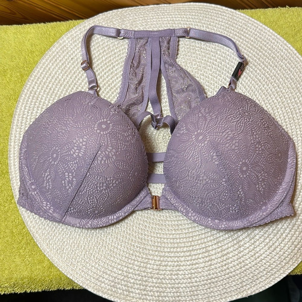 Victoria’s Secret Very Sexy Front Closure Daisy Lace Push Up Bra